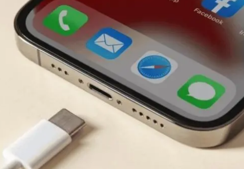 前进苹果15维修分享iPhone15改USB-C接口后能和安卓用户互借充电器吗 